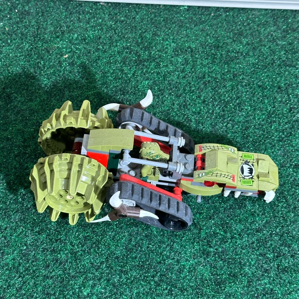 Lego - Picture 2 of 2